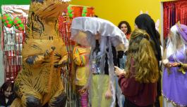 Costume contest at Beit Hagafen