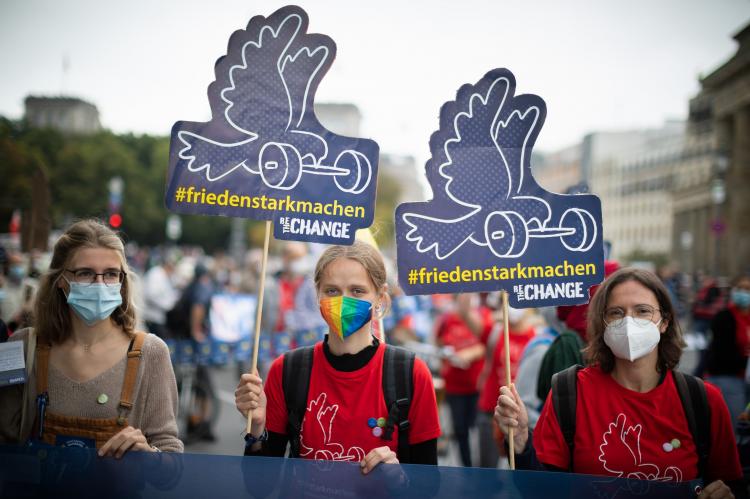 Demo Schilder und Banner f&uuml;r #unteilbar