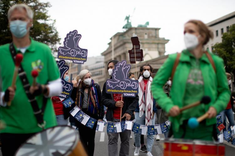 Samba-Band bei der #unteilbar-Demo