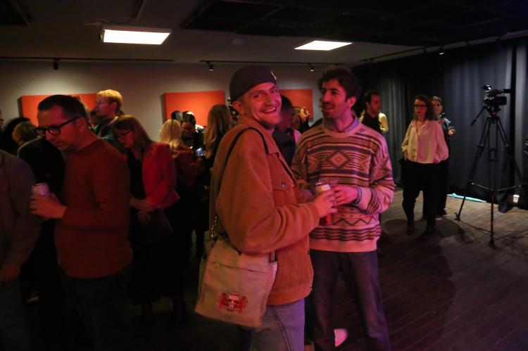 Teilnehmende beim serbisch-kosovarischen Kulturfestival „Mirëdita, Dobar Dan“ 2025 in Priština