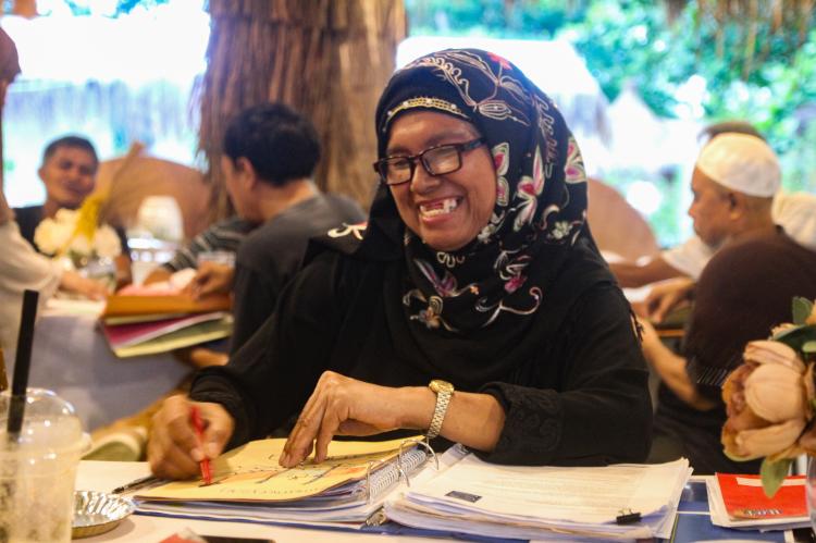 Babu Lapid smiling during Bugsay workshop