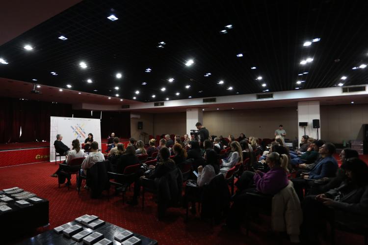 Mir&euml;dita, Dobar dan!: Literature as a Bridge in an Era of Turmoil