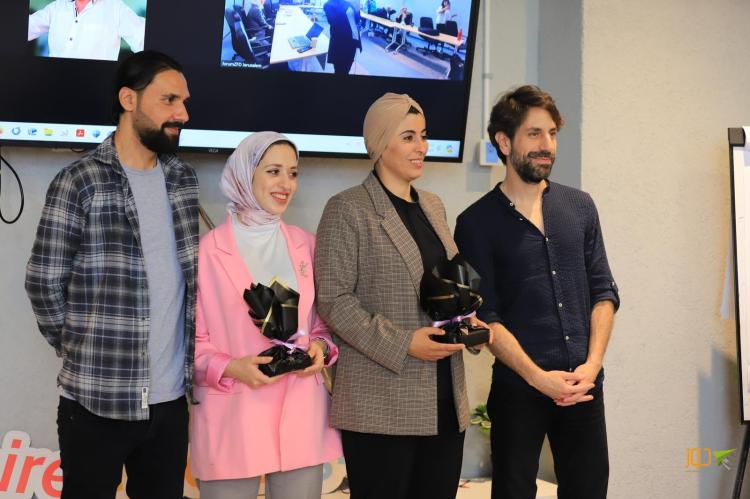 Doozians and forumZFD at the final ceremony of the Peace Journalism Training Course