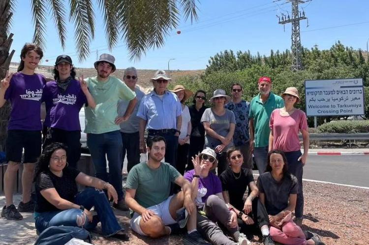 Activists of Standing Together gathered to protect the passage of aid convoys headed to Gaza