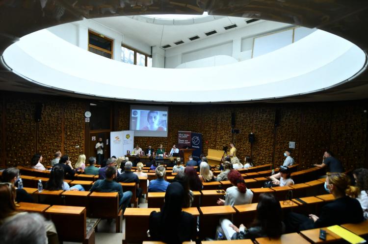 The book “Beyond pain, towards courage! Stories about the trauma of wartime sexual violence” is published in Prishtina 1