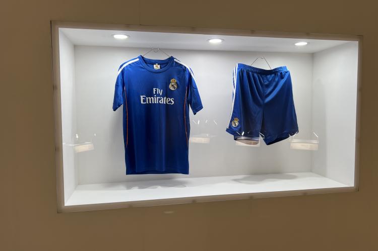 Trikot ausgestellt im War Childhood Museum