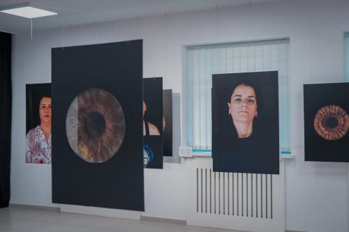 Eye to Eye - What Happens When a Society Looks 15