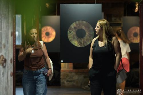 Eye to Eye - What Happens When a Society Looks 4