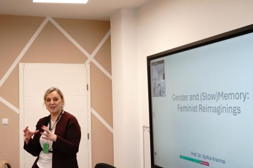 Waking the Gender (In)visibilities of Resistance in Prishtina 9