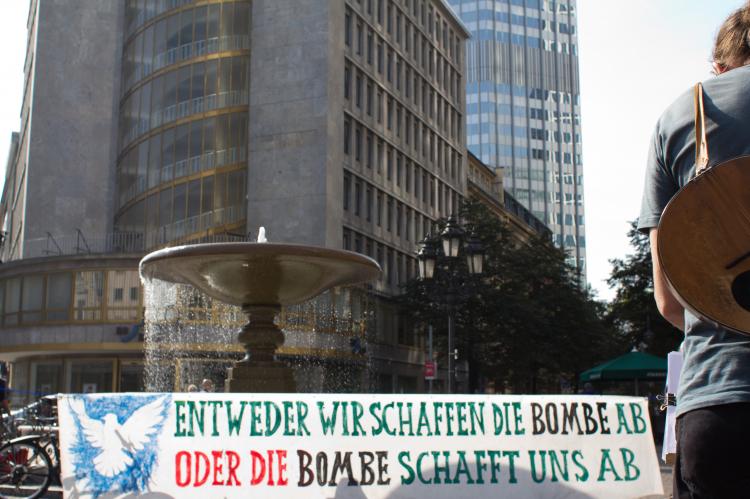 Entweder wir schaffen die Bombe ab oder die Bombe schafft uns ab