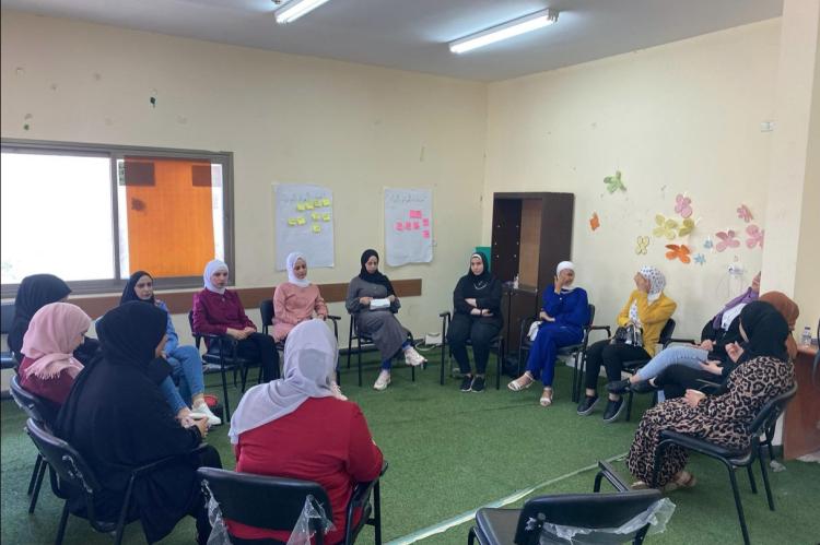 Frauen bei einem Workshop im Projekt Jami’at Banaat