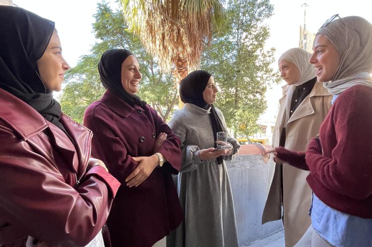 Dooz-Redakteurinnen bei einer Pause