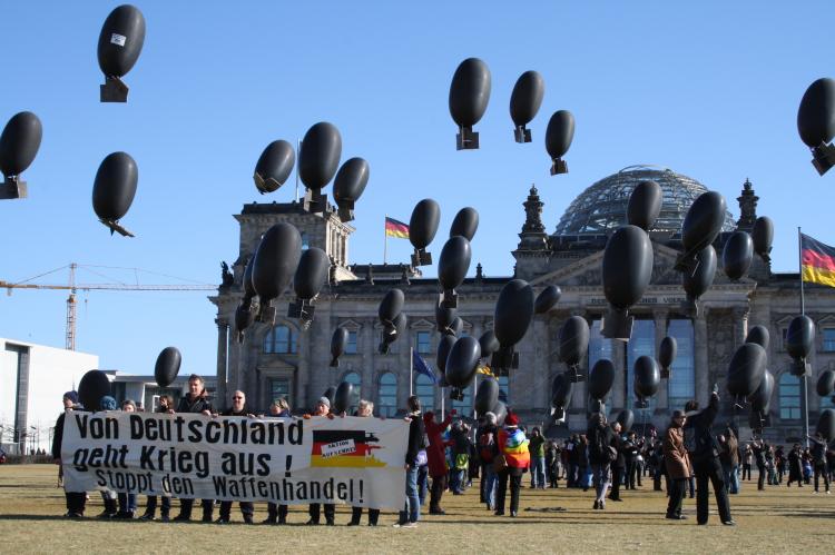 Protestaktion "Aktion Aufschrei" vor dem Deutschen Bundestag