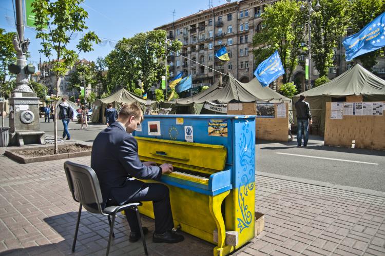 Symbolbild; Interview Olena Melnyk (EN)
