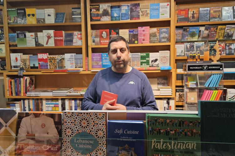 Mahmud Muna im Educational Bookshop