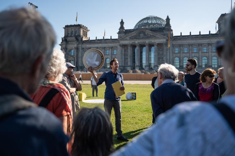 Protestaktion Pro Peace Bundestag