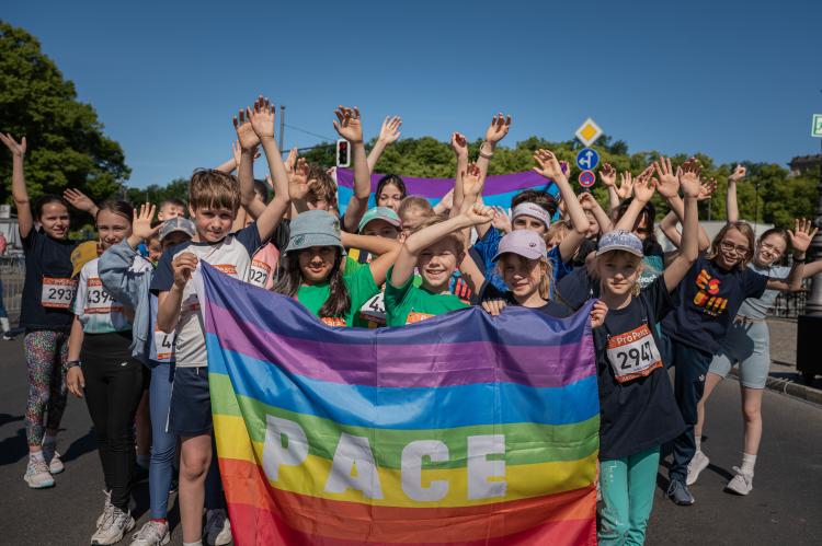 Kinder beim Friedenslauf