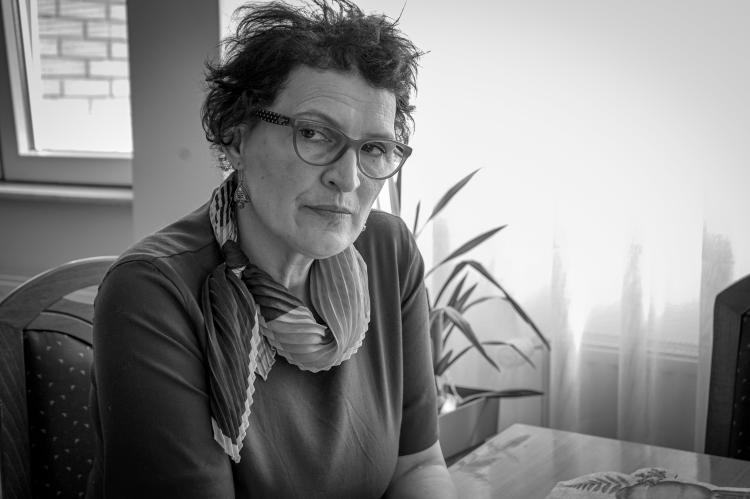 Portrait der Aktivistin Nora Ahmetaj