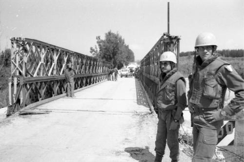 A checkpoint set up by the Israeli Army close to the Lebanese city of Tyre in 1985, during the Israeli occupation.