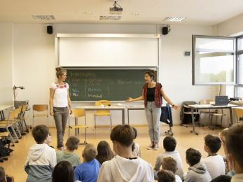 Frieden lernen von Kleinauf; Schulische Bildung