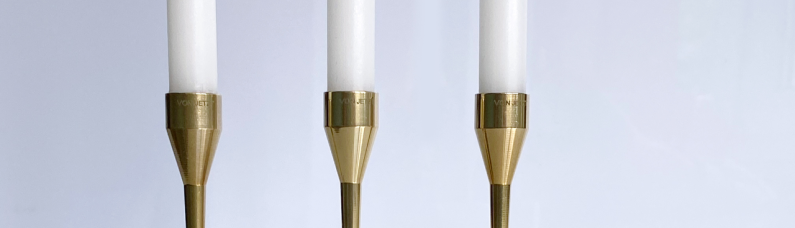 Das Friedenslicht von STUDIO VON JETZT in in 3 verschiedenen H&ouml;lzern