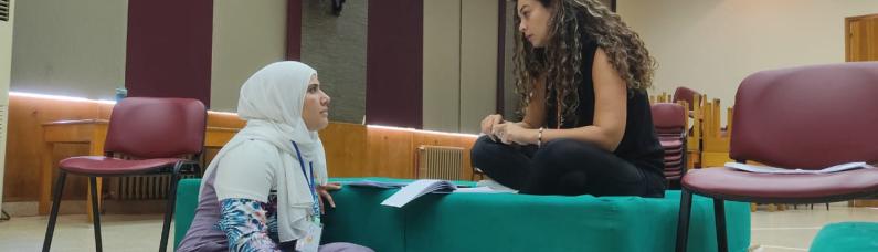 Women talking in Broummana