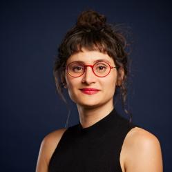 Dana Khamis 