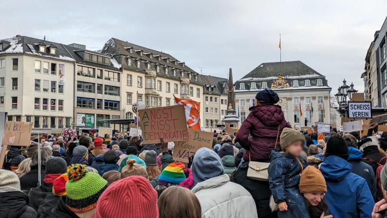 Demonstrieren ist gut – anpacken noch besser Header