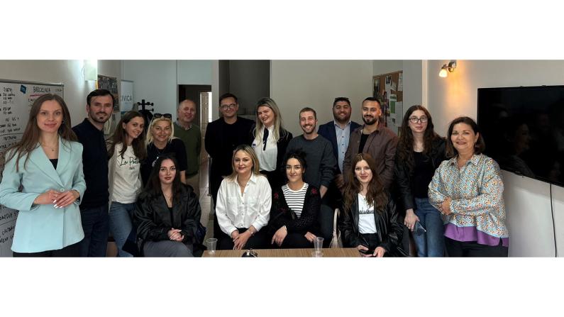 Academy - Dealing with the Past Journalism and Conflict Sensitive Reporting 4