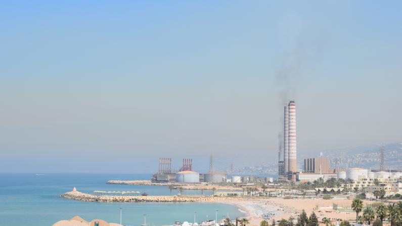 Industrie am Meer in Jounieh/Libanon