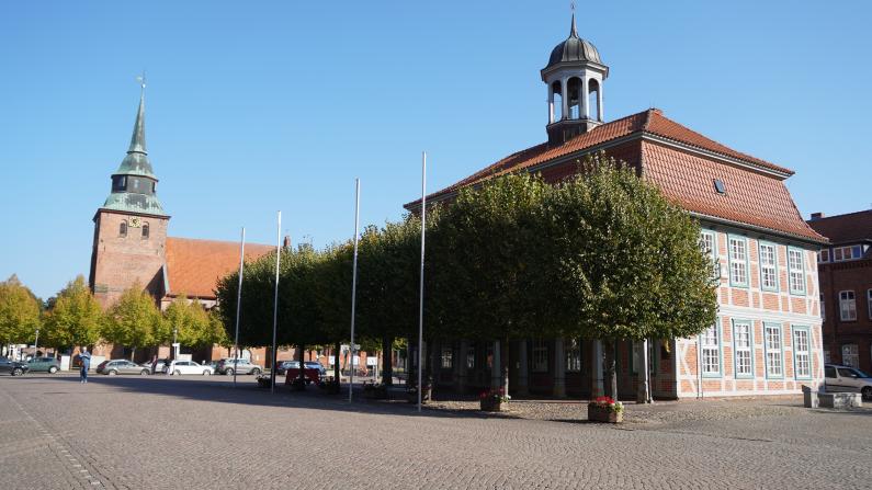 Rathaus und Markt Boizenburg
