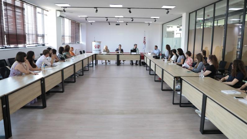 Discussion with students of AAB college: Repercussions of the war in Kosovo 1