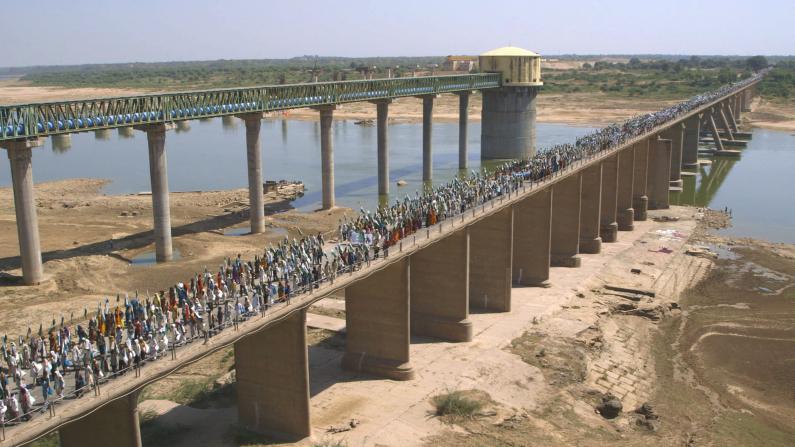 Tausende Menschen gehen f&uuml;r die Rechte der Landlosen auf die Stra&szlig;e