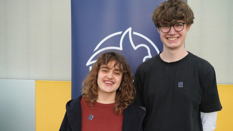 Freiwillige Hannes und Anastasia