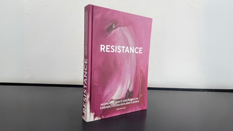 Das Cover des Buches "Resistance" Das Cover des Buches "Resistance"
