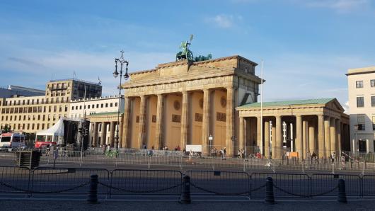 Berliner Friedenslauf Startareal vor Brandeburger Tor
