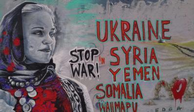 Graffiti Stop War Mauerpark Berlin