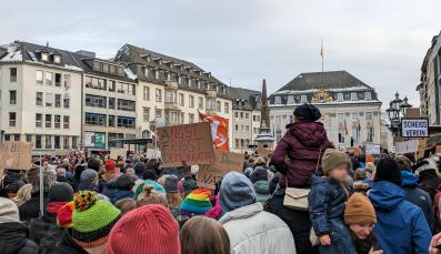 Demonstrieren ist gut – anpacken noch besser Header