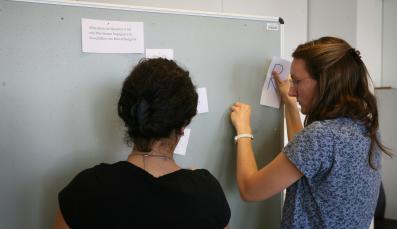 Studentinnen in einem Seminar zur Kommunalen Konfliktberatung