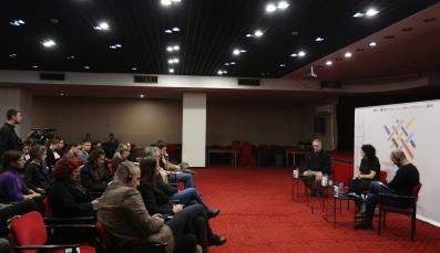 Mir&euml;dita, Dobar dan!: Literature as a Bridge in an Era of Turmoil 1