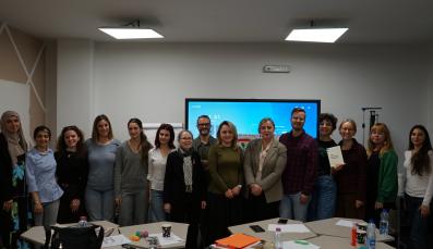 Waking the Gender (In)visibilities of Resistance in Prishtina 8