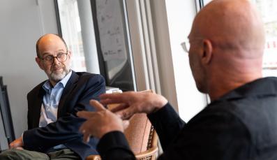 Wolfang D&ouml;rner im Gespr&auml;ch mit Malte Spitzer, Sozialdezernent aus Hildesheim