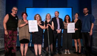 Verleihung des Aachener Friedenspreises an die YIHR und 'Omas gegen Rechts'