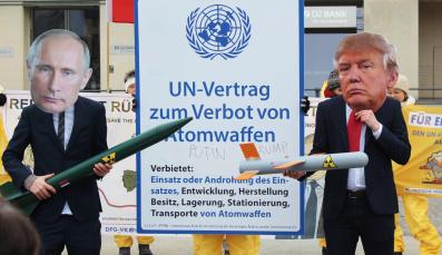 Putin und Trump vor INF Vertrag