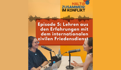 Moderatorin Olga Dietze mit Hannah Würbel