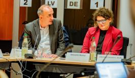 Getoarb&euml; Mulliqi & Prof. Dr. Dinko Gruhonjic bei einer Diskussionsrunde im Deutschen Bundestag.