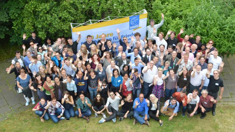 Mitarbeitende von Pro Peace zum 20. Jubiläum 2016
